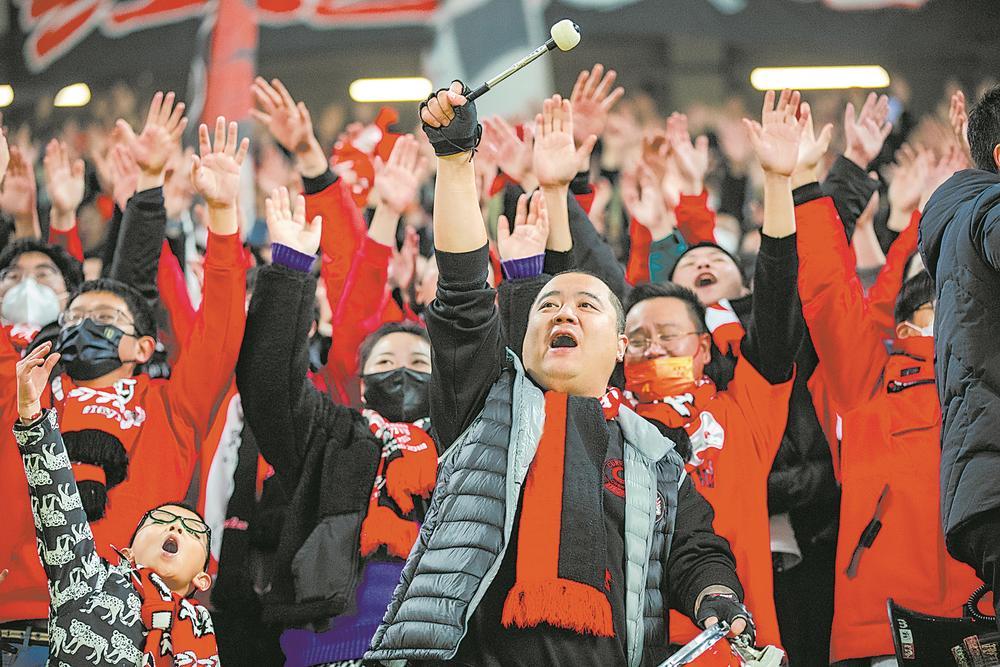 包含关键时刻成都蓉城调整名单以备CBA常规赛，更衣室发声环节打磨，信心回归，年轻球员得到机会的词条